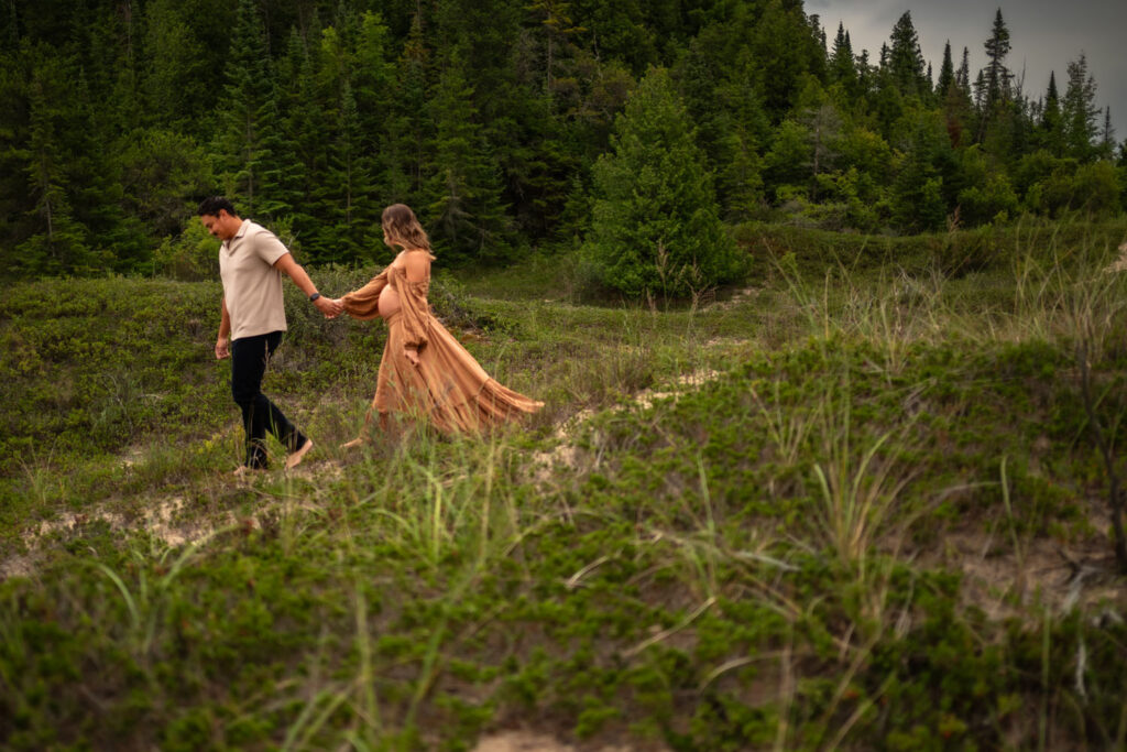 The bright greens of spring evoke the feeling of new beginnings for a maternity photo session on the bluffs.